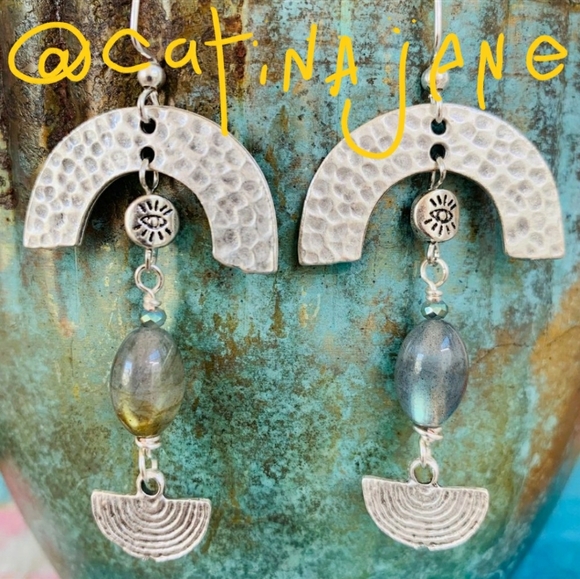 Makers of Poshmark 💗 Beautiful creators! - Picture 9 of 9